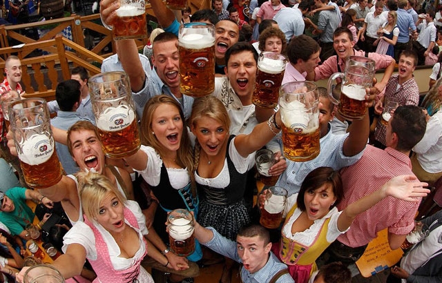 Impreza w stylu Oktoberfest